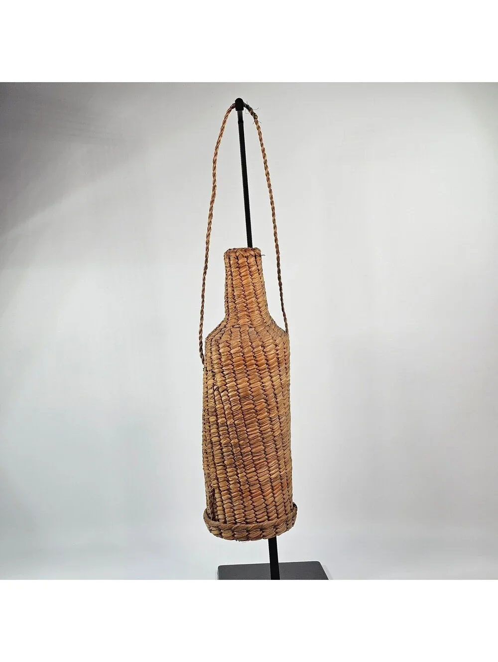 N/A handcrafted woven